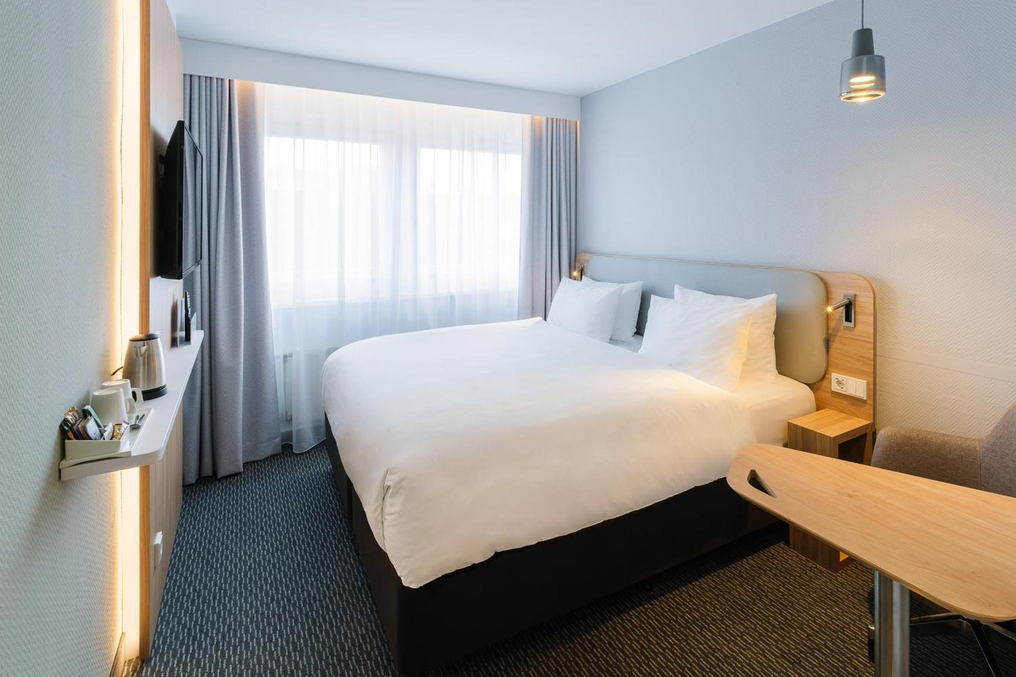 Holiday Inn Express Dresden Zentrum By Ihg Exterior photo